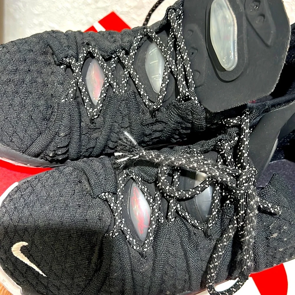 Lebron  size 6 - Picture 2 of 4